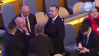 The President of Poland, Karol Nawrocki, took snus during the UN General Assembly. Th