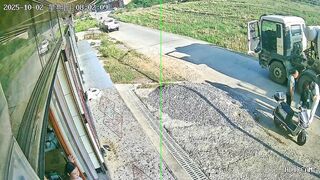 These Two Girls Are Lucky To Be Alive !