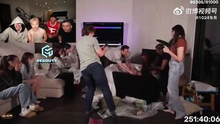 WILD: Twitch Streamer Gives Birth Live in Front 29000 Viewers