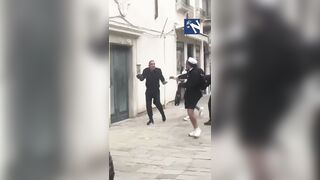 Pickpocket owned in Venice (Part 1)