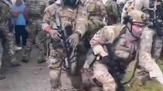 Complete chaos in Chicago when large crowd interfered with federal agents doing ICE