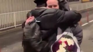 Oh No: A British woman paid for her new love, whom she met online, to travel from Africa to UK. How will this story end?