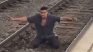 Dramatic video shows Barcelona subway incident