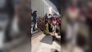 vicious right hook from the wigless wonderwan there