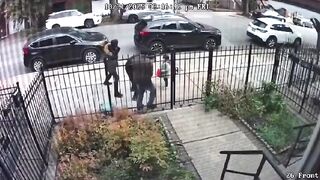 Armed thieves rob, carjack man with young trick-or-treater in Chicago