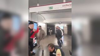 Youtuber and kickboxing champion, Cicalone Simone savagely beaten by gypsies migrants