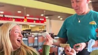 Love this idea of having Friendsgiving at restaurant and blessing a waitress there