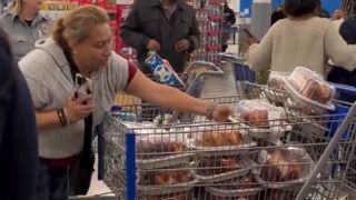 Woman grabbed a cart full of cooked turkeys — every last one