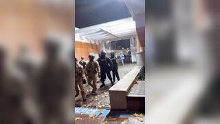 ICE officers ran out of the gate to make arrest of the female ANTIFA rioter