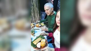 Venezuelan socialist Governor Freddy Bernal releases a video "celebrating" with his family, They are eating plastic food