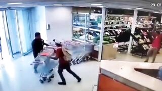 Shoplifter Gets Taken Out By A Perfectly Thrown Bottle