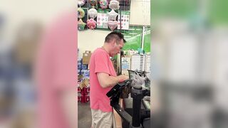 Florida man flips out over the way the Dollar Tree clerk is bagging his candles