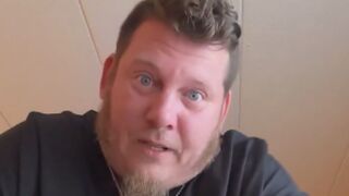 Palestine supporter kicked off Mosque for anti-israel bumper stickers