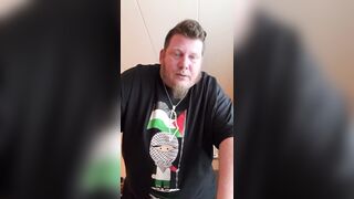 Palestine supporter kicked off Mosque for anti-israel bumper stickers