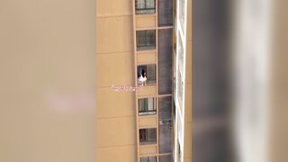 Infidelity: A mistress escapes like a monkey from the cheating husband’s window!