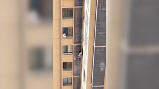 Infidelity: A mistress escapes like a monkey from the cheating husband’s window!