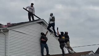 Illegal Aliens Climb On The Roof During Border Patrol Raid In New Orleans Area