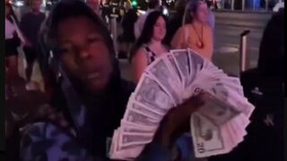 Teens try to scam a man by asking him for change for a fake $100 bill