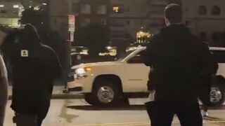 Antifa and Somali insurgents surround unmarked ICE vans, throwing objects