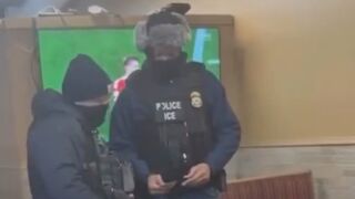 ICE agents investigated a man in a Somali restaurant